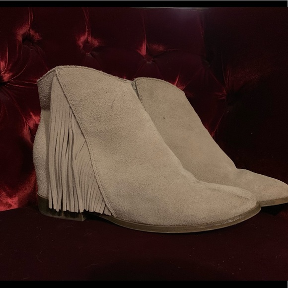 White suede ankle boots. - Picture 3 of 4
